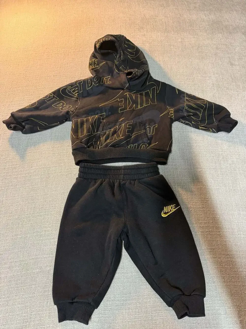 Nike Kids Glow With Me Lightweight Fleece Hoodie and Pants 2-Piece Set